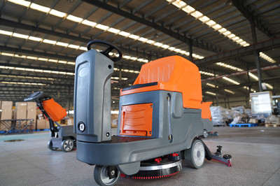 荣事达驾驶式洗地机提升工厂车间效率与环境卫生.jpg
